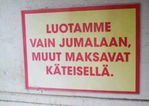 Kyltti seinällä.